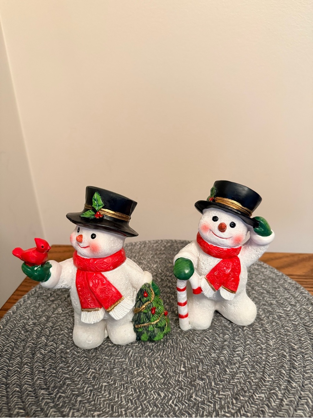 Source Unknown Red-Accented Snowman Pair with Black Top Hats winter Holiday’s